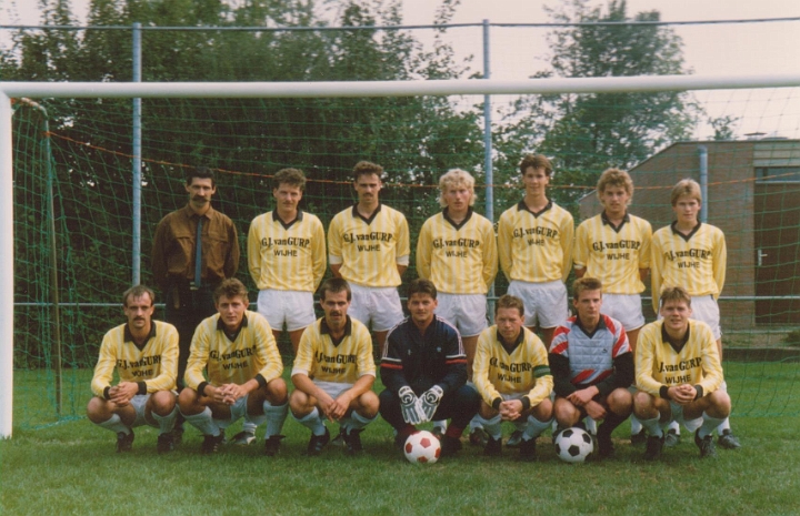 1e elftal IJsselboys 1990.jpg